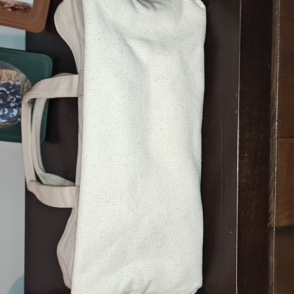 Glossier Cream New York Canvas Tote - Picture 5 of 5